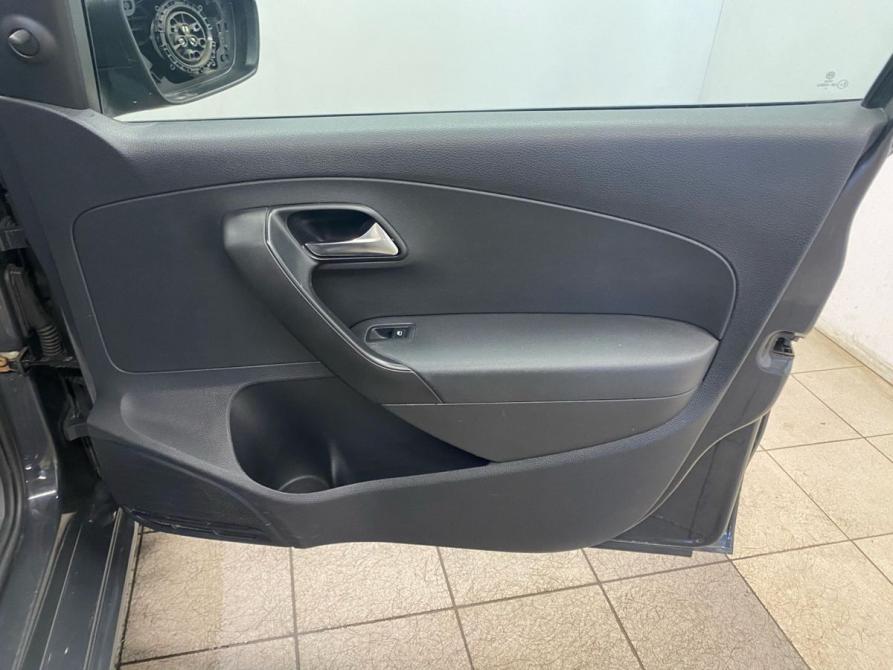 Volkswagen Polo V Рестайлинг Санкт-Петербург  - изображение 20