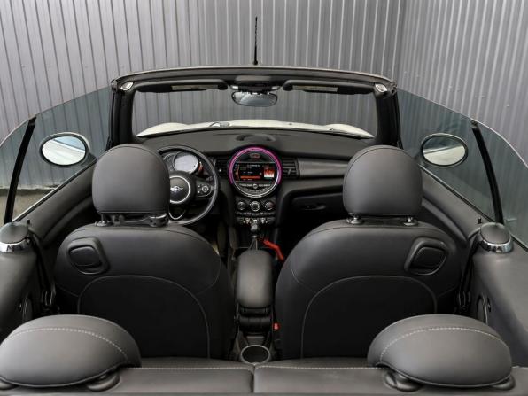 Mini Cabrio III с пробегом 2018 года, цена 1 867 000 рублей, 76057 км, кабриолет, Автокод Объявления