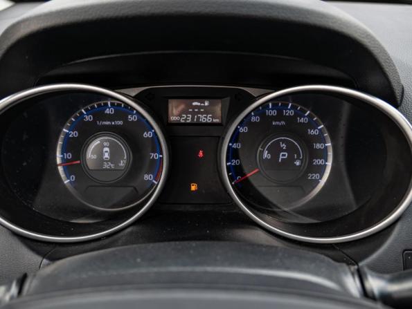 Hyundai ix35 I Рестайлинг с пробегом 2015 года, цена 1 500 000 рублей, 231766 км, внедорожник, Автокод Объявления