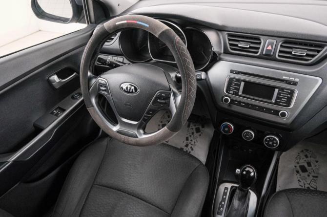 Kia Rio III Рестайлинг с пробегом 2016 года, цена 1 069 000 рублей, 121500 км, хэтчбек, Автокод Объявления
