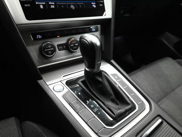Volkswagen Passat B8 с пробегом 2018 года, цена 2 190 000 рублей, 98056 км, седан, Автокод Объявления