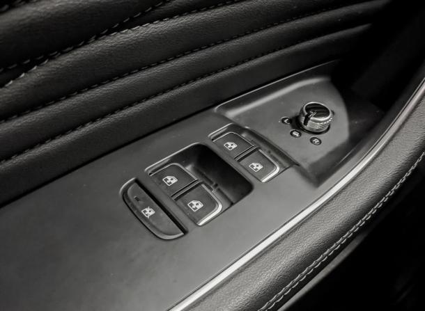 Hongqi HS5 I с пробегом 2024 года, цена 2 350 000 рублей, 65428 км, внедорожник, Автокод Объявления