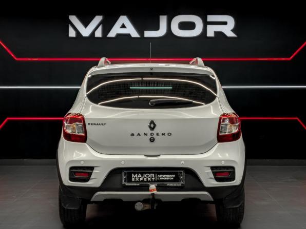 Renault Sandero II Рестайлинг с пробегом 2018 года, цена 975 000 рублей, 130038 км, хэтчбек, Автокод Объявления
