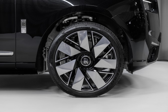 Новый Rolls-Royce Cullinan I Рестайлинг 2024 года, цена 94 846 800 рублей, внедорожник, Автокод Объявления