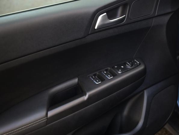 Kia Sportage IV Рестайлинг с пробегом 2019 года, цена 2 250 777 рублей, 107588 км, внедорожник, Автокод Объявления