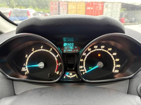 Ford Fiesta Mk6 Рестайлинг с пробегом 2015 года, цена 750 000 рублей, 137700 км, седан, Автокод Объявления