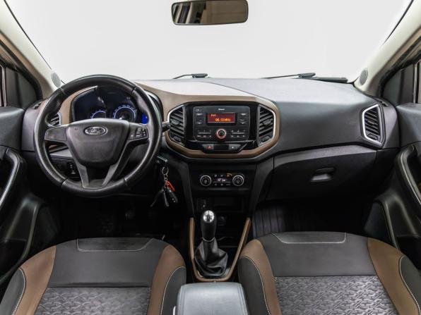 Lada (ВАЗ) XRAY I с пробегом 2017 года, цена 783 000 рублей, 122255 км, хэтчбек, Автокод Объявления