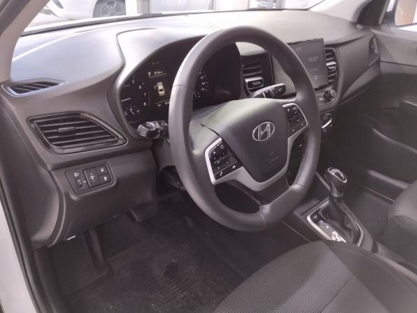 Hyundai Solaris II Рестайлинг с пробегом 2021 года, цена 1 680 000 рублей, 42790 км, седан, Автокод Объявления