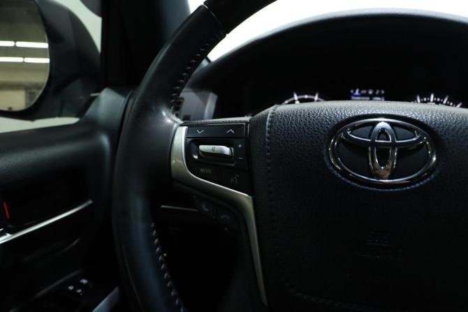 Toyota Land Cruiser 200 Series Рестайлинг 2 с пробегом 2020 года, цена 8 299 000 рублей, 267617 км, внедорожник, Автокод Объявления
