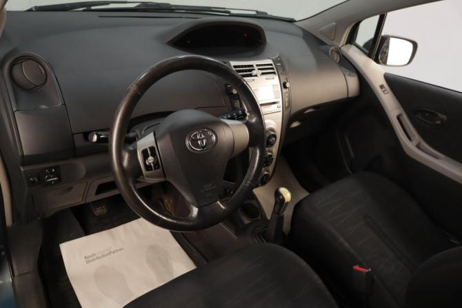 Toyota Yaris II с пробегом 2007 года, цена 639 000 рублей, 288000 км, хэтчбек, Автокод Объявления