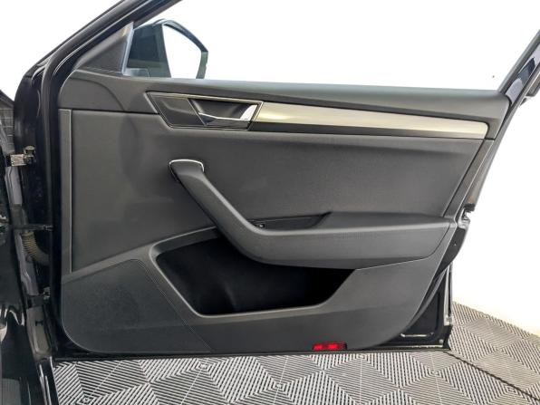 Skoda Superb III Рестайлинг с пробегом 2022 года, цена 3 330 000 рублей, 73321 км, лифтбек, Автокод Объявления