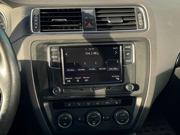 Volkswagen Jetta VI Рестайлинг с пробегом 2018 года, цена 1 395 000 рублей, 127270 км, седан, Автокод Объявления