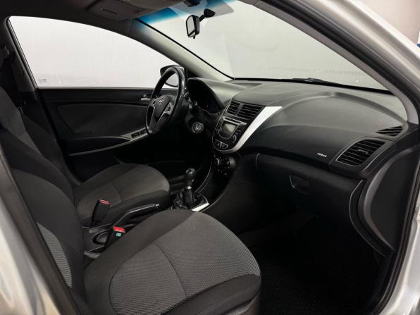 Hyundai Solaris I с пробегом 2013 года, цена 730 000 рублей, 170261 км, седан, Автокод Объявления