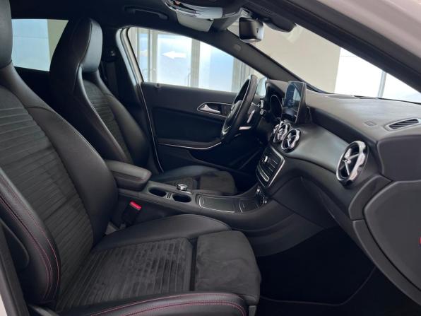 Mercedes-Benz GLA I (X156) Рестайлинг с пробегом 2019 года, цена 2 850 000 рублей, 64977 км, внедорожник, Автокод Объявления