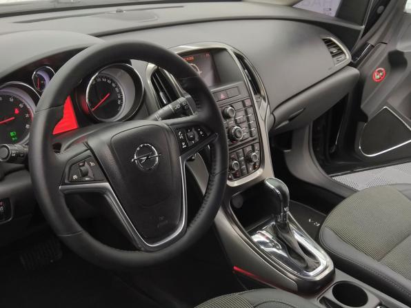 Opel Astra J с пробегом 2010 года, цена 640 000 рублей, 180365 км, хэтчбек, Автокод Объявления