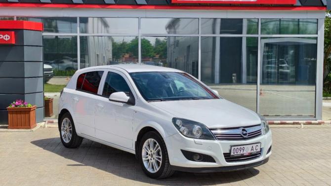 Opel Astra H Рестайлинг с пробегом 2012 года, цена 729 900 рублей, 132807 км, хэтчбек, Автокод Объявления