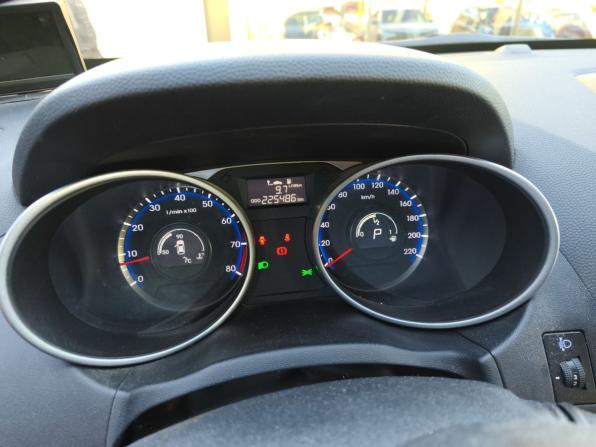 Hyundai ix35 I Рестайлинг с пробегом 2014 года, цена 899 000 рублей, 223000 км, внедорожник, Автокод Объявления