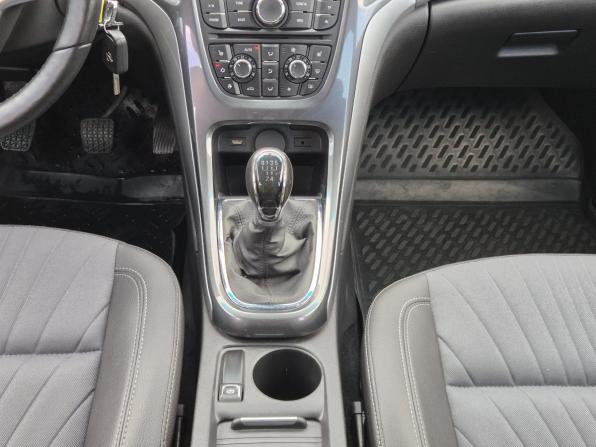 Opel Astra J Рестайлинг с пробегом 2014 года, цена 875 000 рублей, 87229 км, хэтчбек, Автокод Объявления