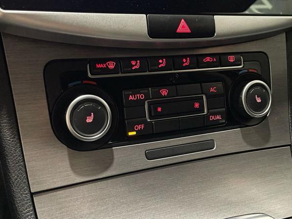 Volkswagen Passat B7 с пробегом 2011 года, цена 1 030 000 рублей, 218448 км, универсал, Автокод Объявления