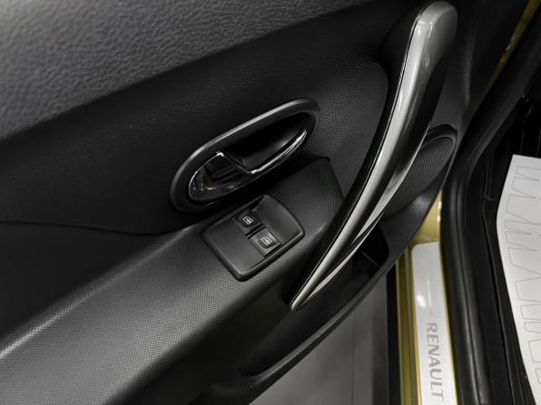 Renault Sandero II с пробегом 2017 года, цена 1 240 000 рублей, 18853 км, хэтчбек, Автокод Объявления