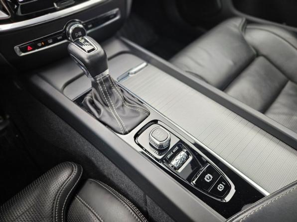 Volvo S60 III с пробегом 2020 года, цена 3 500 000 рублей, 60375 км, седан, Автокод Объявления