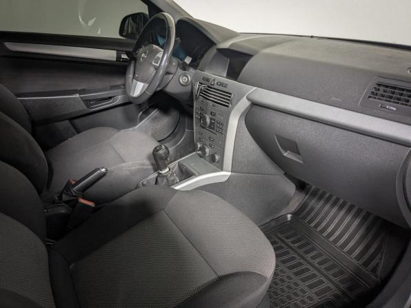 Opel Astra H Рестайлинг с пробегом 2011 года, цена 549 900 рублей, 195000 км, хэтчбек, Автокод Объявления