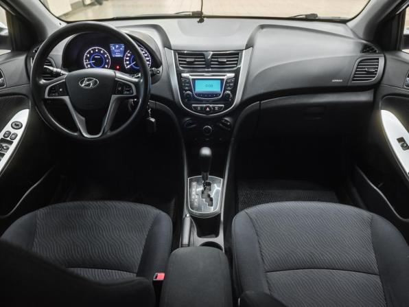 Hyundai Solaris I с пробегом 2013 года, цена 899 000 рублей, 180000 км, хэтчбек, Автокод Объявления