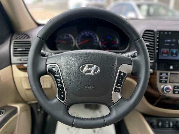 Hyundai Santa Fe II Рестайлинг с пробегом 2010 года, цена 1 330 000 рублей, 196351 км, внедорожник, Автокод Объявления
