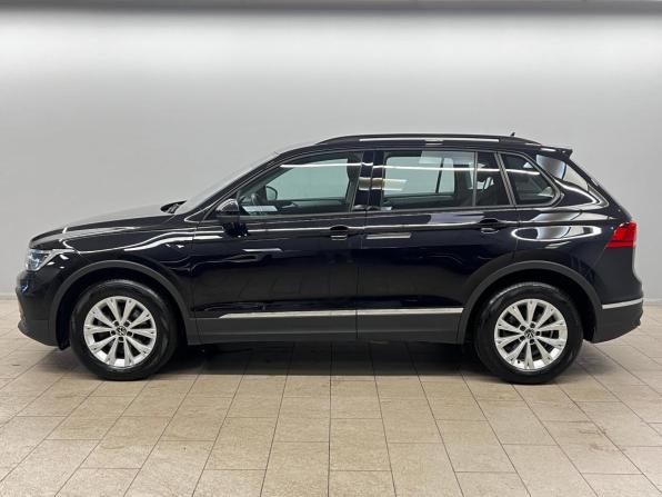 Volkswagen Tiguan II Рестайлинг с пробегом 2021 года, цена 2 626 000 рублей, 80444 км, внедорожник, Автокод Объявления