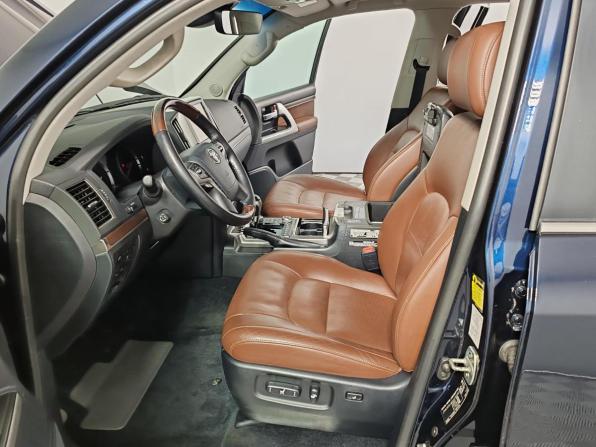 Toyota Land Cruiser 200 Series Рестайлинг 2 с пробегом 2016 года, цена 5 999 000 рублей, 95830 км, внедорожник, Автокод Объявления