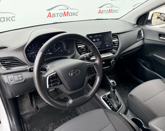 Hyundai Solaris II Рестайлинг с пробегом 2022 года, цена 1 680 000 рублей, 38450 км, седан, Автокод Объявления