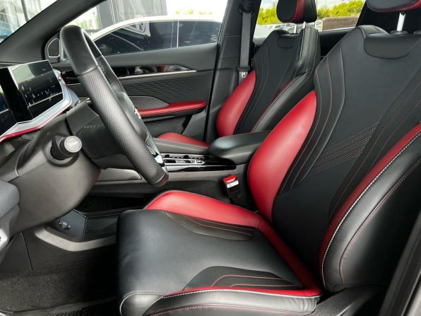 Geely Coolray I Рестайлинг с пробегом 2024 года, цена 2 279 999 рублей, 27675 км, внедорожник, Автокод Объявления