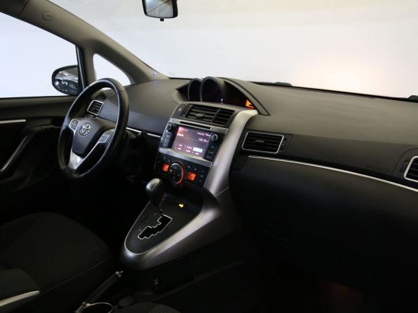Toyota Verso I Рестайлинг с пробегом 2013 года, цена 1 195 000 рублей, 187037 км, компактвэн, Автокод Объявления