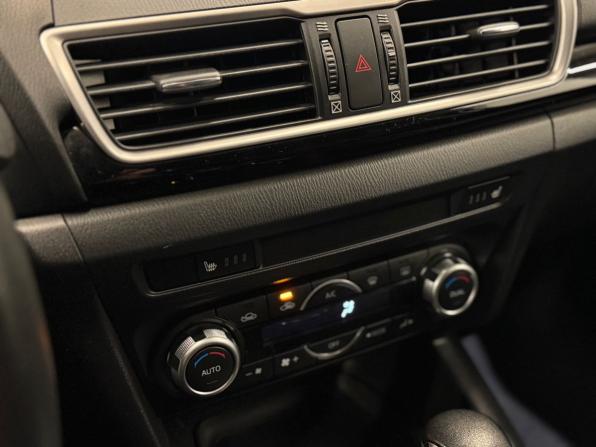 Mazda 3 III (BM) с пробегом 2014 года, цена 1 799 000 рублей, 23980 км, седан, Автокод Объявления