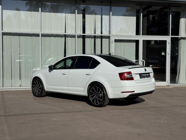 Skoda Octavia III (A7) Рестайлинг с пробегом 2019 года, цена 1 650 000 рублей, 185344 км, лифтбек, Автокод Объявления
