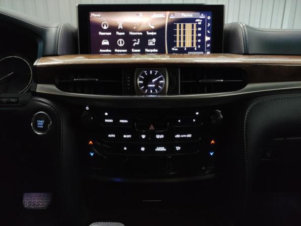 Lexus LX III Рестайлинг 2 с пробегом 2015 года, цена 5 172 000 рублей, 215059 км, внедорожник, Автокод Объявления