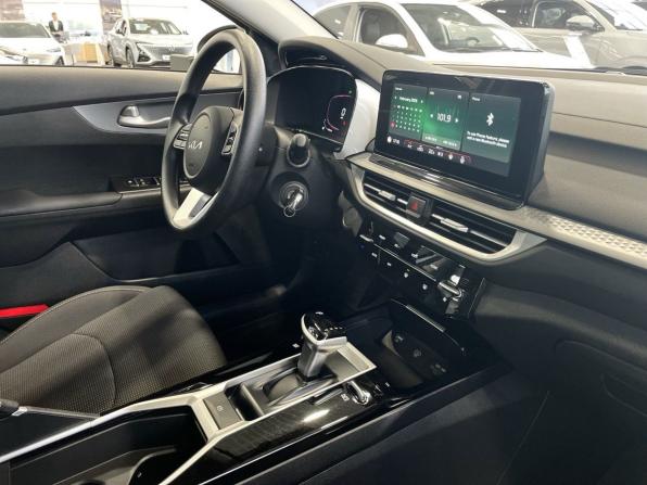 Kia K3 II (China Market) Рестайлинг с пробегом 2023 года, цена 2 109 900 рублей, 2700 км, седан, Автокод Объявления