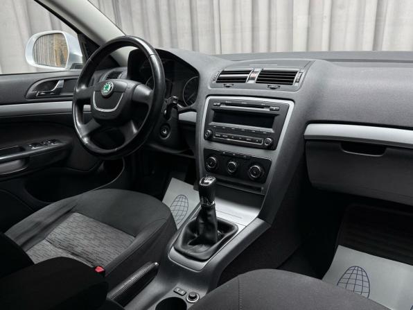 Skoda Octavia II (A5) Рестайлинг с пробегом 2013 года, цена 894 000 рублей, 172269 км, лифтбек, Автокод Объявления