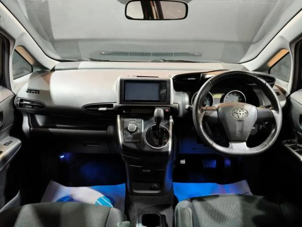 Toyota Wish II с пробегом 2010 года, цена 1 230 000 рублей, 205022 км, минивэн, Автокод Объявления