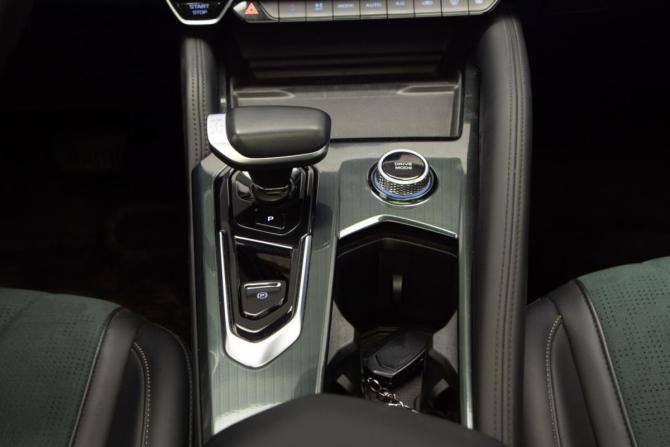 Geely Monjaro I с пробегом 2023 года, цена 2 970 000 рублей, 44316 км, внедорожник, Автокод Объявления