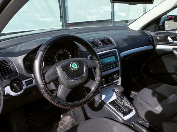 Skoda Octavia II (A5) Рестайлинг с пробегом 2010 года, цена 835 000 рублей, 207000 км, лифтбек, Автокод Объявления