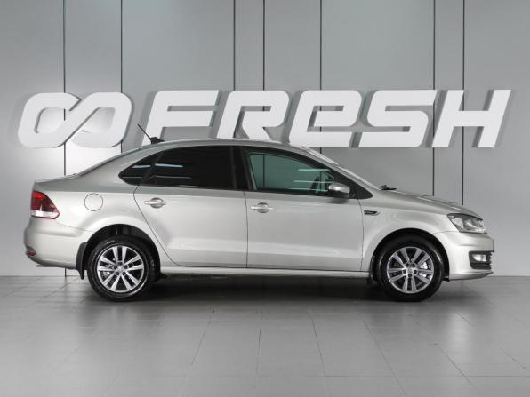 Volkswagen Polo V Рестайлинг с пробегом 2019 года, цена 1 399 000 рублей, 108870 км, седан, Автокод Объявления
