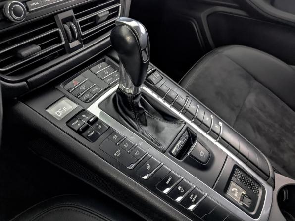 Porsche Macan I Рестайлинг с пробегом 2021 года, цена 3 920 000 рублей, 97103 км, внедорожник, Автокод Объявления