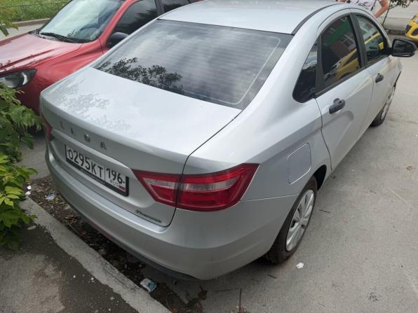 Lada (ВАЗ) Vesta I с пробегом 2021 года, цена 1 057 000 рублей, 102251 км, седан, Автокод Объявления
