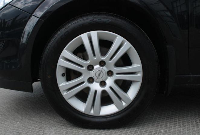 Opel Astra H Рестайлинг с пробегом 2012 года, цена 690 000 рублей, 233085 км, седан, Автокод Объявления