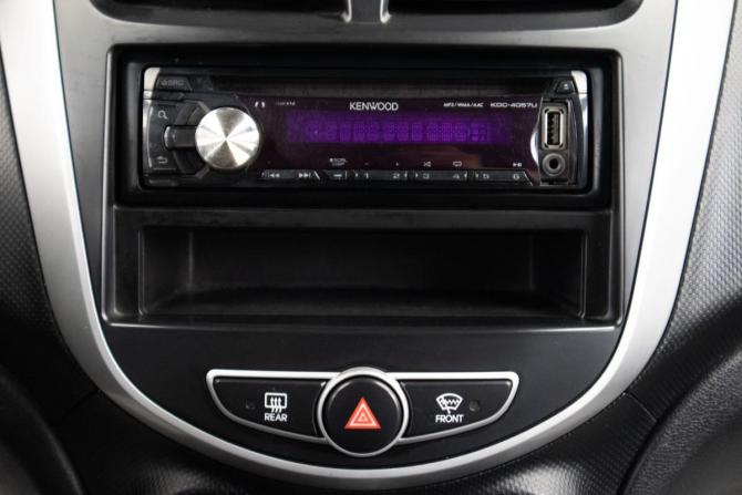 Hyundai Solaris I с пробегом 2013 года, цена 649 000 рублей, 261000 км, седан, Автокод Объявления