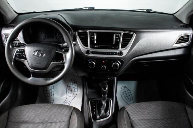 Hyundai Solaris II с пробегом 2019 года, цена 1 059 000 рублей, 68523 км, седан, Автокод Объявления
