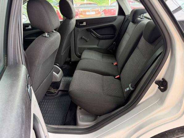 Ford Focus II Рестайлинг с пробегом 2010 года, цена 695 000 рублей, 185992 км, седан, Автокод Объявления