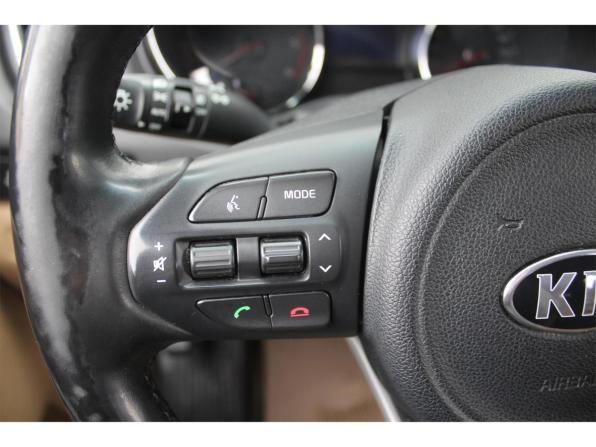 Kia Carnival III с пробегом 2017 года, цена 2 400 000 рублей, 127690 км, минивэн, Автокод Объявления