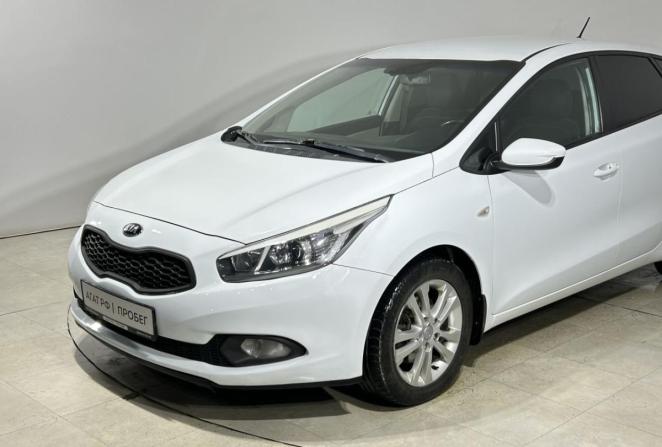 Kia Ceed II с пробегом 2013 года, цена 1 199 000 рублей, 136061 км, хэтчбек, Автокод Объявления
